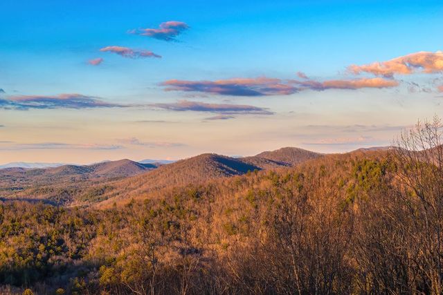 470 Skylight Drive, Blue Ridge, GA 30513