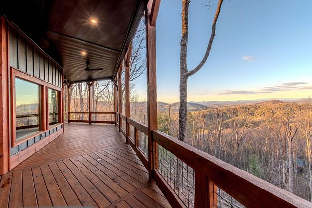 470 Skylight Drive, Blue Ridge, GA 30513
