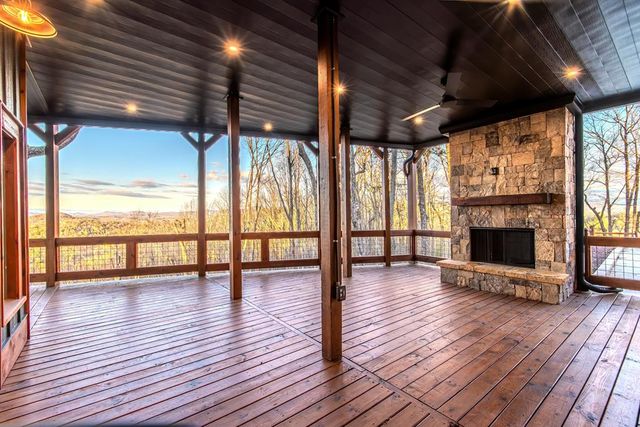 470 Skylight Drive, Blue Ridge, GA 30513