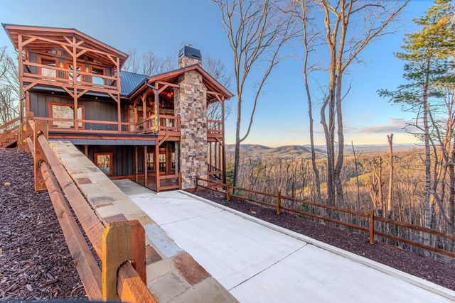 470 Skylight Drive, Blue Ridge, GA 30513