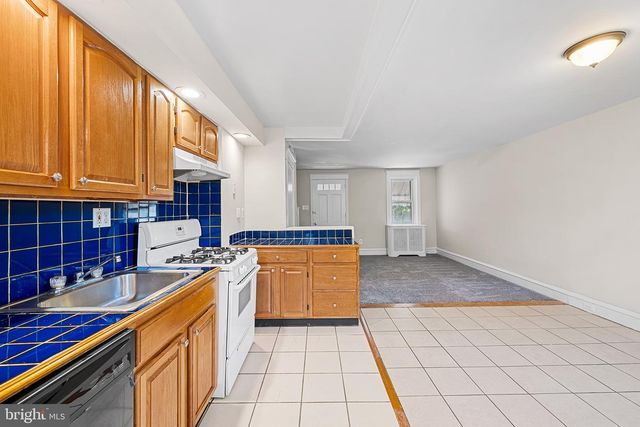 7039 GUILFORD RD, Upper Darby, PA 19082