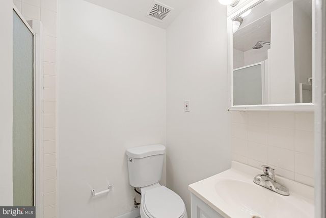 7039 GUILFORD RD, Upper Darby, PA 19082