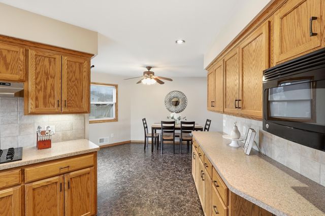 1412 10th Avenue W, Shakopee, MN 55379