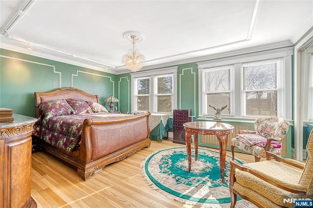 429 Oakdene Avenue, Cliffside Park, NJ 07010