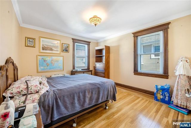 429 Oakdene Avenue, Cliffside Park, NJ 07010