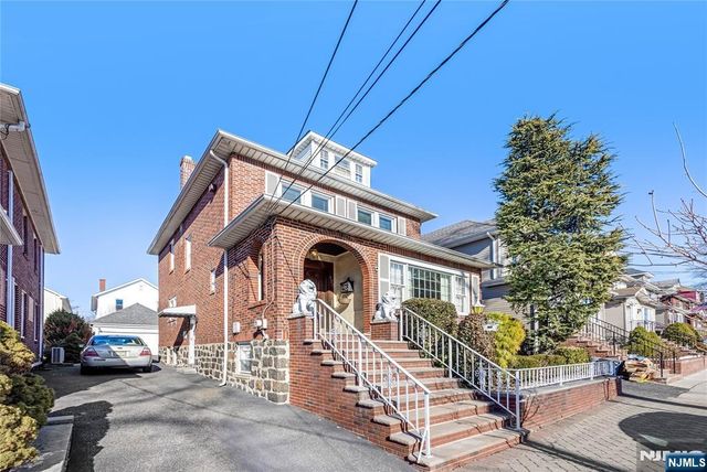 429 Oakdene Avenue, Cliffside Park, NJ 07010
