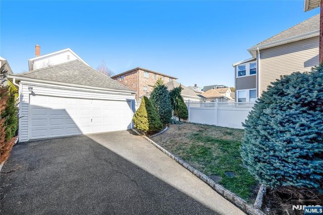 429 Oakdene Avenue, Cliffside Park, NJ 07010