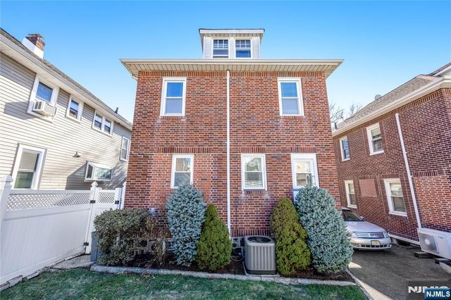429 Oakdene Avenue, Cliffside Park, NJ 07010