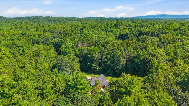 21 Stoney Brook Road, Bow, NH 03304