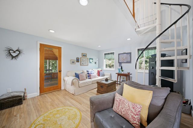 21 Stoney Brook Road, Bow, NH 03304