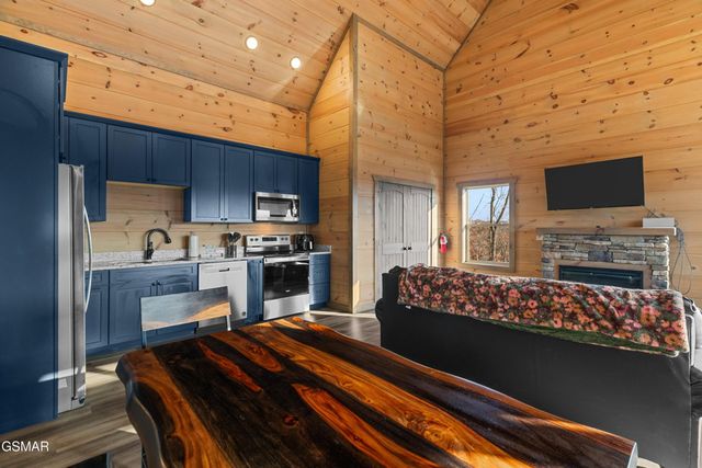 2232 Pinnacle Ridge Trail, Sevierville, TN 37876