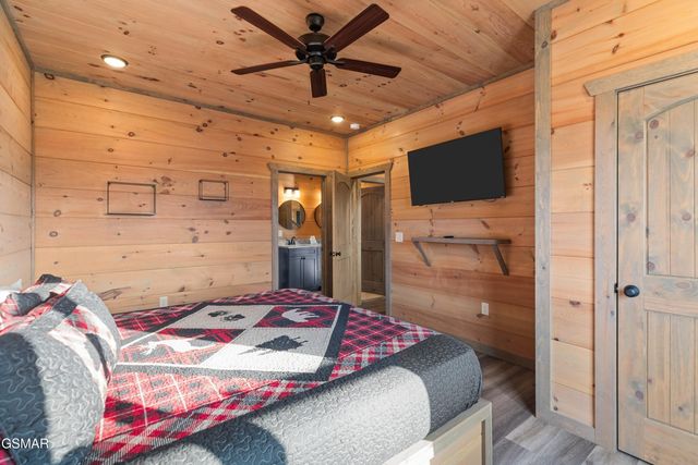 2232 Pinnacle Ridge Trail, Sevierville, TN 37876