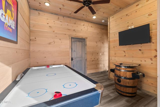 2232 Pinnacle Ridge Trail, Sevierville, TN 37876