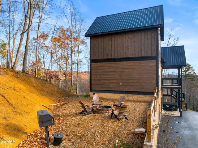 2232 Pinnacle Ridge Trail, Sevierville, TN 37876