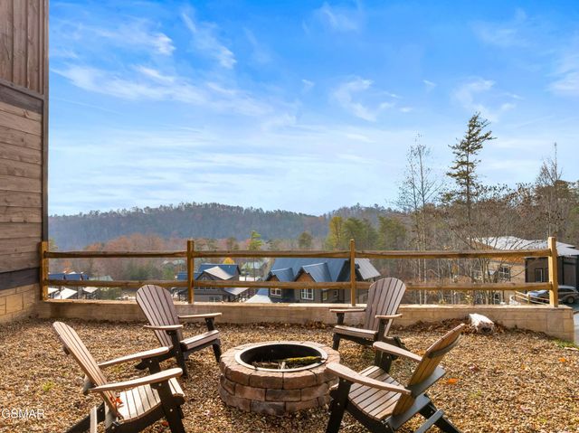 2232 Pinnacle Ridge Trail, Sevierville, TN 37876