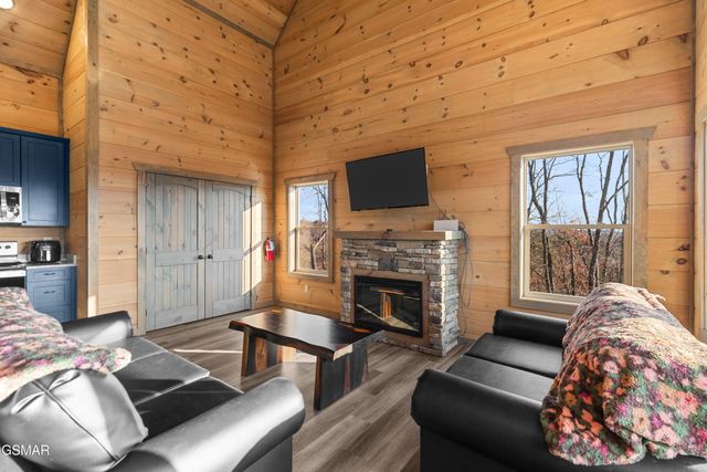 2232 Pinnacle Ridge Trail, Sevierville, TN 37876