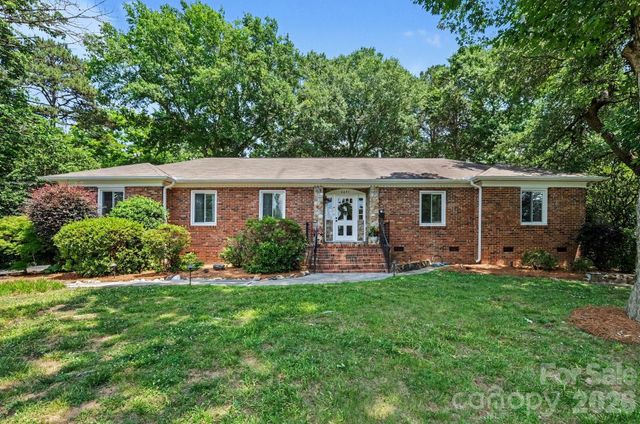 6641 Brookmeade Drive, Charlotte, NC 28226
