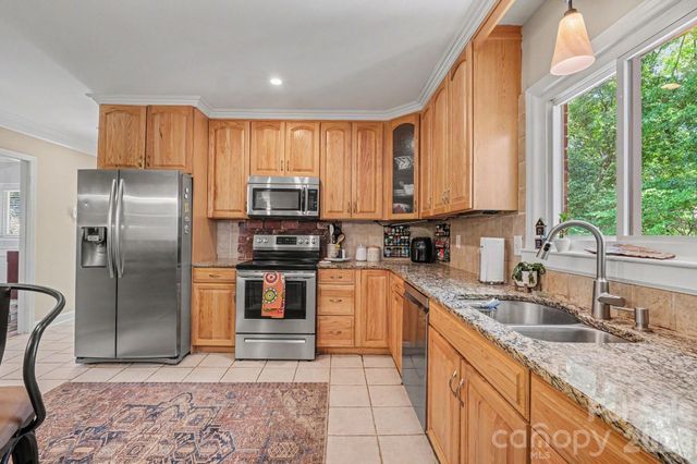 6641 Brookmeade Drive, Charlotte, NC 28226