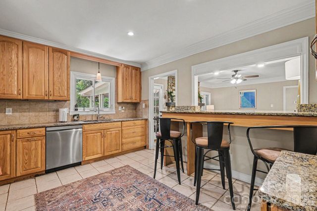6641 Brookmeade Drive, Charlotte, NC 28226