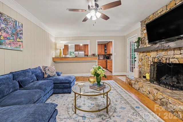 6641 Brookmeade Drive, Charlotte, NC 28226