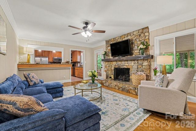 6641 Brookmeade Drive, Charlotte, NC 28226