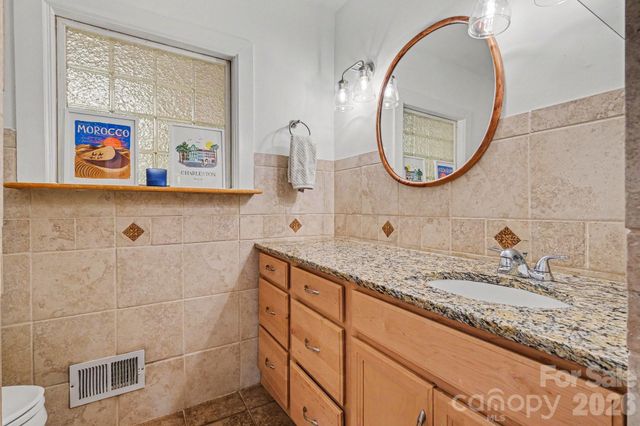 6641 Brookmeade Drive, Charlotte, NC 28226