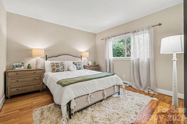 6641 Brookmeade Drive, Charlotte, NC 28226