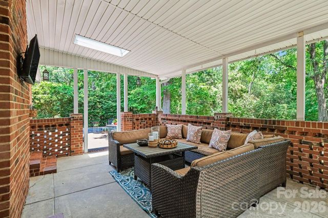 6641 Brookmeade Drive, Charlotte, NC 28226