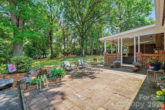 6641 Brookmeade Drive, Charlotte, NC 28226