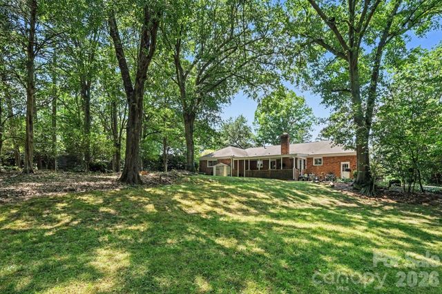 6641 Brookmeade Drive, Charlotte, NC 28226