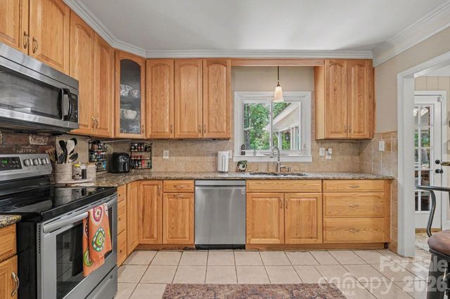 6641 Brookmeade Drive, Charlotte, NC 28226