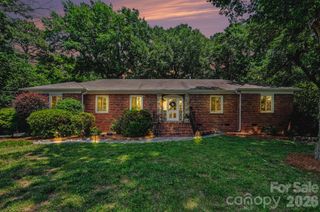 6641 Brookmeade Drive, Charlotte, NC 28226