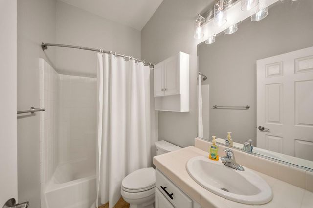 4216 Sea Otter Ln, Modesto, CA 95356
