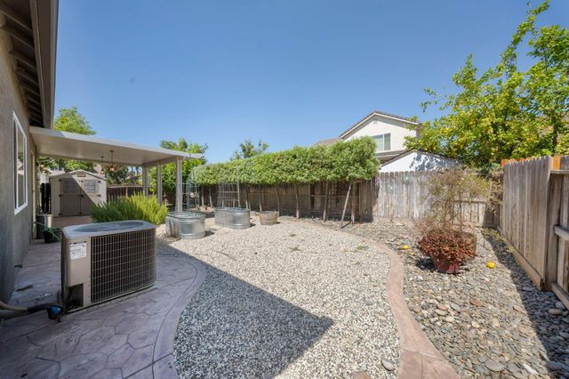 4216 Sea Otter Ln, Modesto, CA 95356