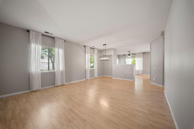4216 Sea Otter Ln, Modesto, CA 95356