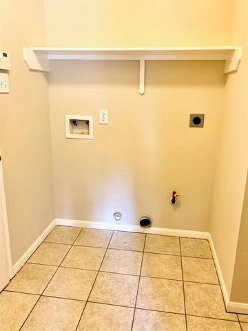 205 Mammoth Springs Lane, Dickinson, TX 77539
