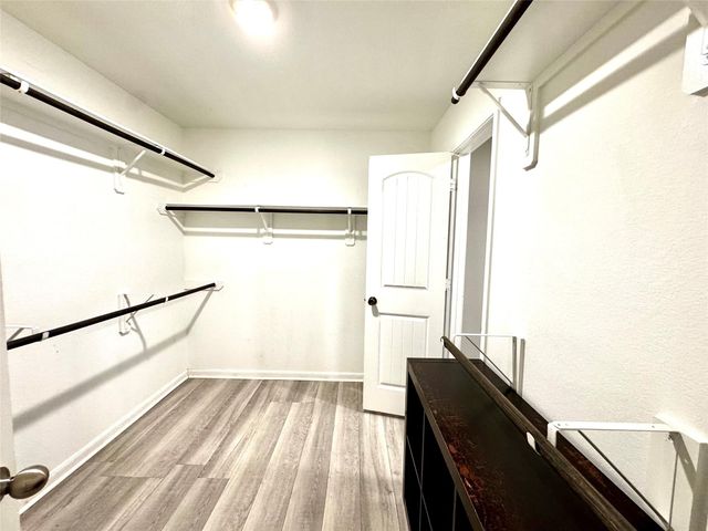 8210 Oakleaf Meadow Court, Rosharon, TX 77583