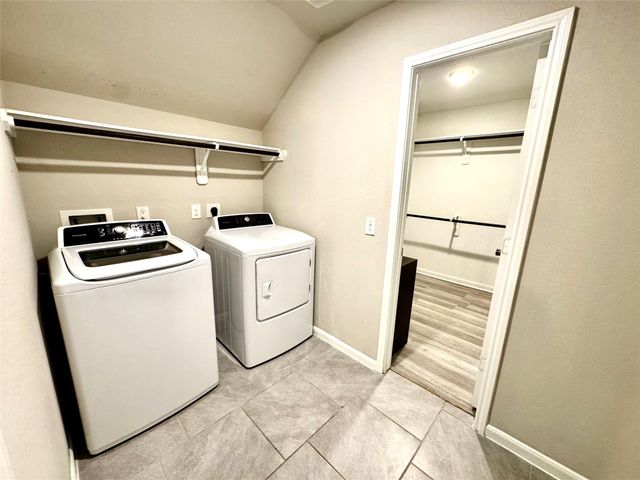 8210 Oakleaf Meadow Court, Rosharon, TX 77583