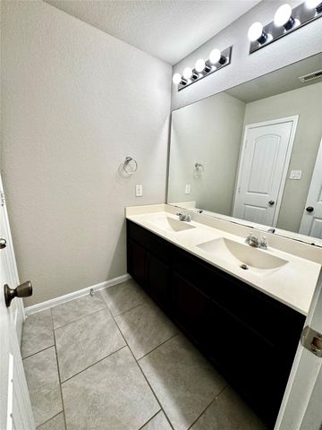 8210 Oakleaf Meadow Court, Rosharon, TX 77583