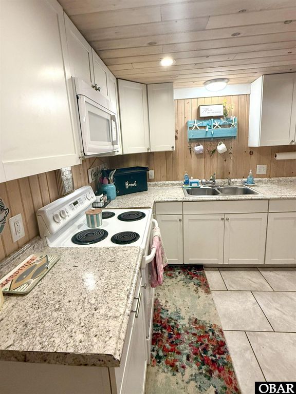 Image 27 of property listing at 311 Gunas Drive Lot 17, Kill Devil Hills, NC 27948