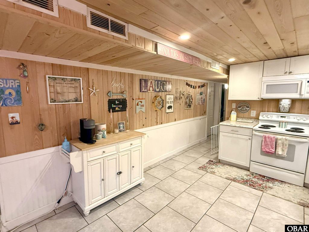 Image 30 of property listing at 311 Gunas Drive Lot 17, Kill Devil Hills, NC 27948