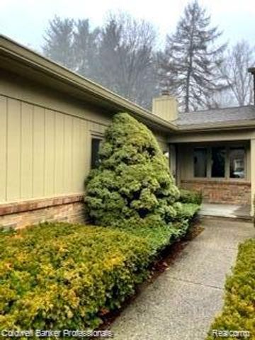 12408 Pinecrest Drive, Plymouth, MI 48170