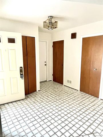 12408 Pinecrest Drive, Plymouth, MI 48170