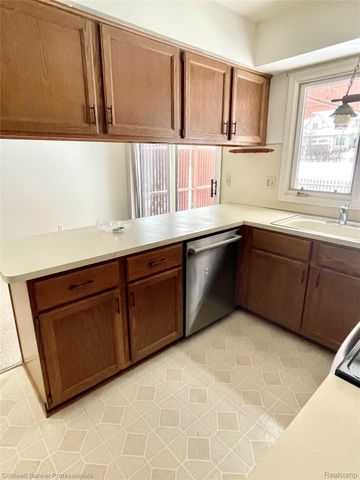 12408 Pinecrest Drive, Plymouth, MI 48170