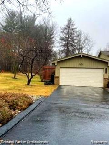 12408 Pinecrest Drive, Plymouth, MI 48170