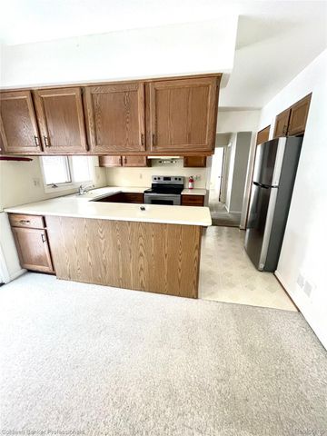 12408 Pinecrest Drive, Plymouth, MI 48170