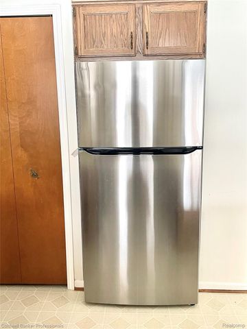 12408 Pinecrest Drive, Plymouth, MI 48170