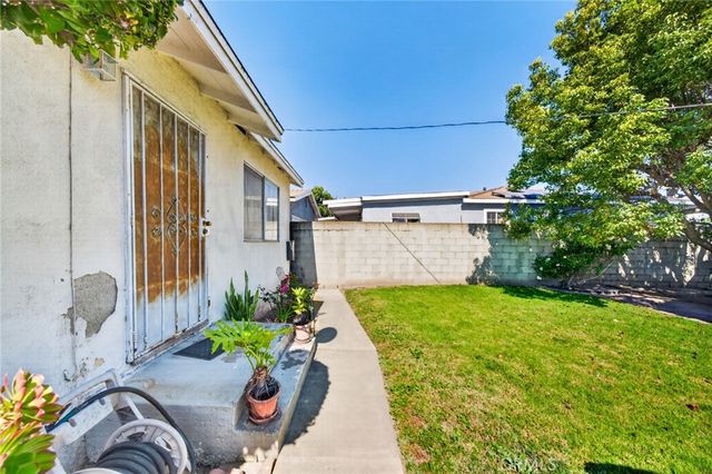 2624 E Jefferson, Carson, CA 90810