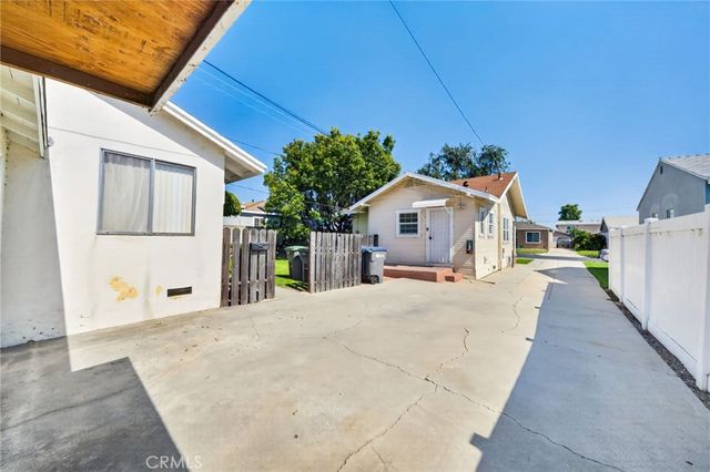 2624 E Jefferson, Carson, CA 90810