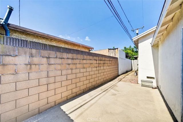2624 E Jefferson, Carson, CA 90810